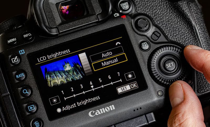 تنظیمات دوربین برای عکاسی از ادکلن و عطر